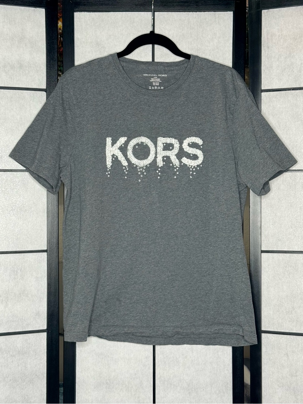 Michael Kors KORS Raised Textured Gray Graphic Tee Men’s Large
